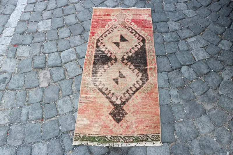 Rosafarbener Teppich mit Tiermuster, 1,7 x 3,7 Fuß, schickes Dekor