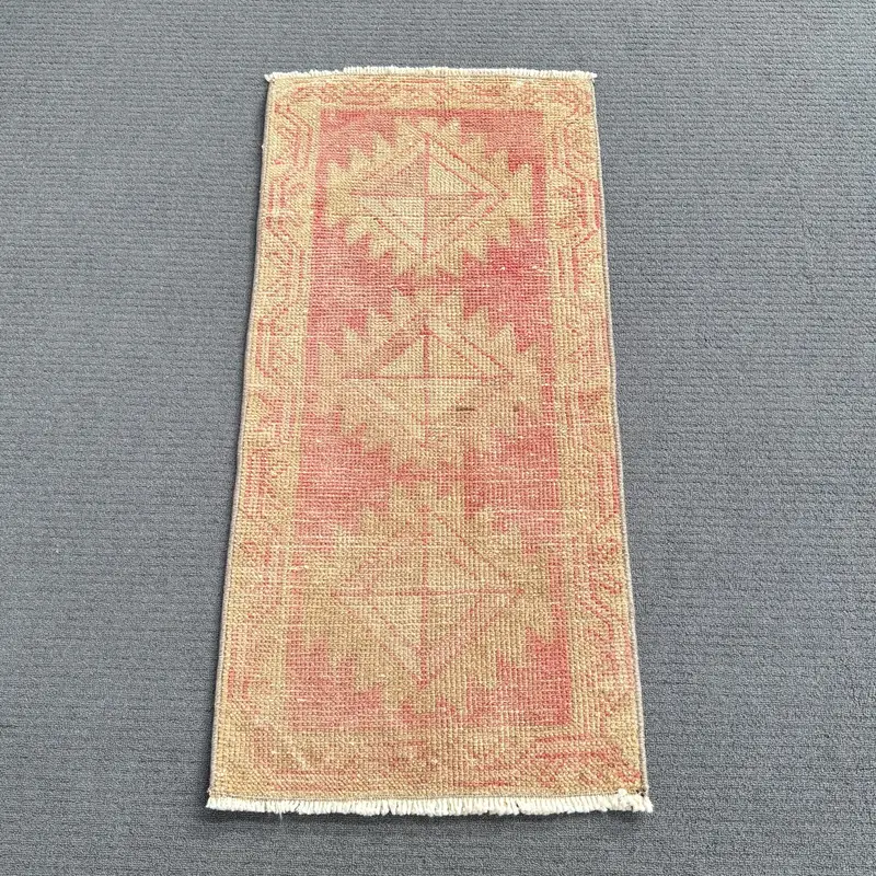 Red & Beige Check Rug, 1.2x3.2 ft Chic Decor