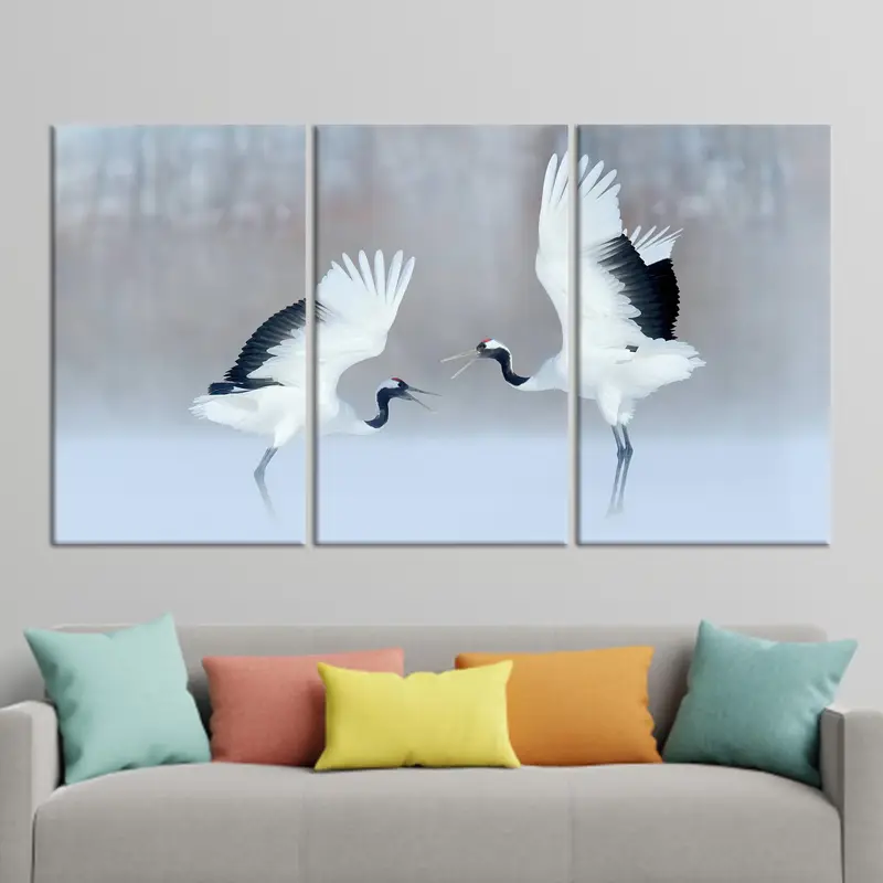 Zarif Baskılı Kanvas: Vahşi Doğada Dans Eden Kuşlar ve Turnalar