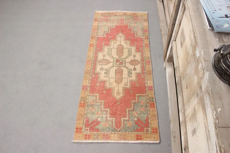 Alfombra Ombré roja hecha a mano, acento elegante de 0,1x3,6 pies