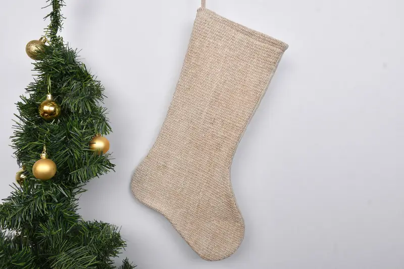 Şenlikli Noel Süsleri Deseni, 7 İnç Genişliğinde Noel Çorabı