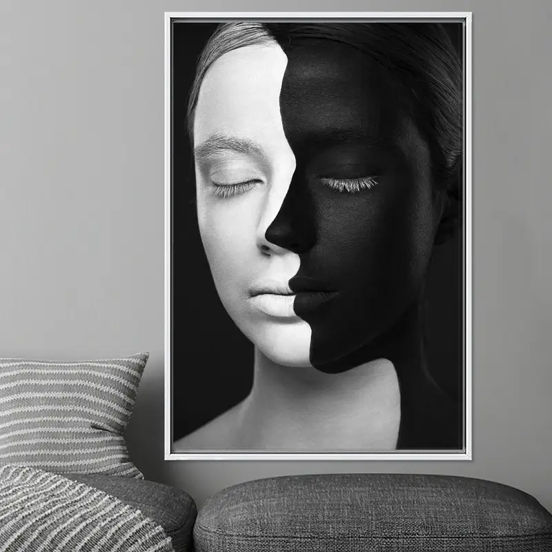 Modern Kadın Soyut Kanvas: Trendy Siyah Beyaz Sanatsal Reprodüksiyon