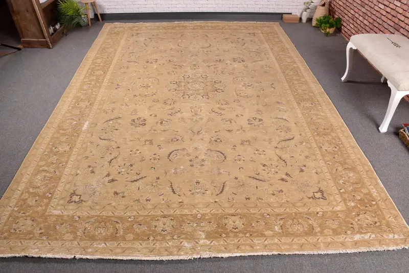 エレガントなベージュのオリエンタルラグ、7.9x11.3フィートのシックな装飾