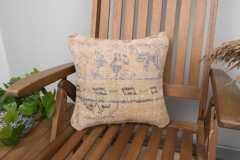 Geometrisches Kissen in Orange und Lila, Vintage-gesticktes Kissen