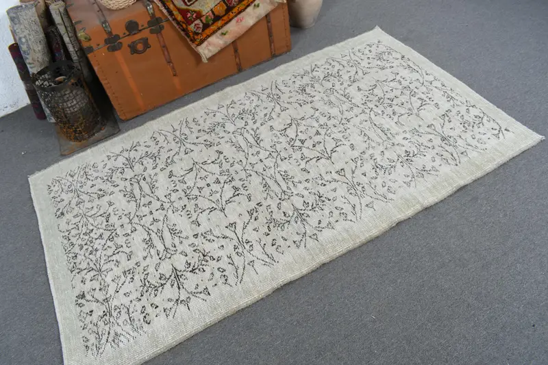 Vintage Accent Rug 3.6x6.4 ft, White Ombré Turkish Wool Rug