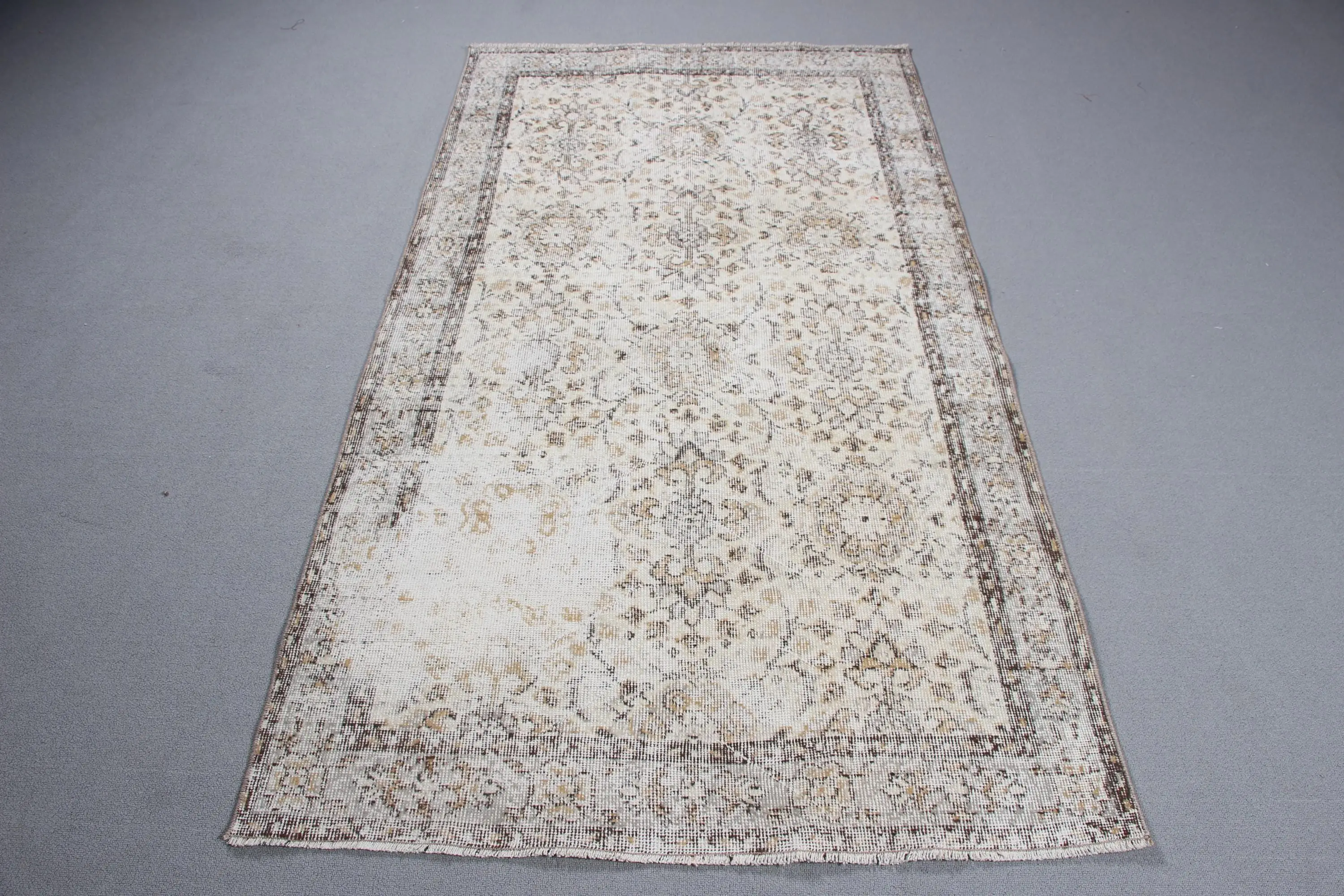 3.7x6.7 ft Turkish Vintage Rug, Area Rug, White Wool Rug - 1