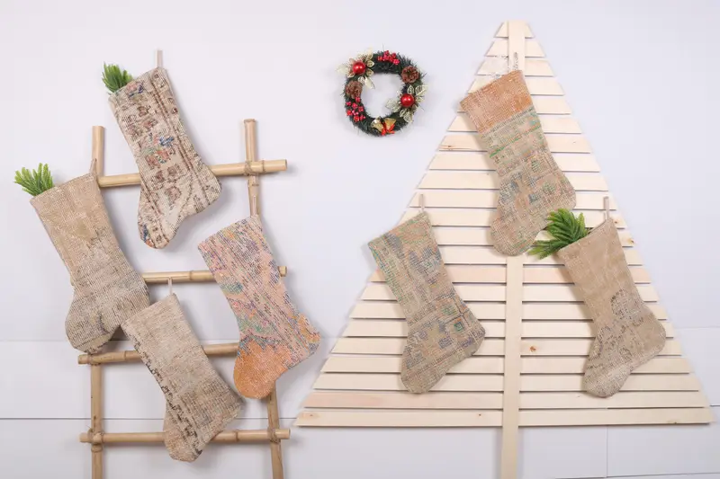 Patrón de adornos navideños festivos, calcetín navideño de 22 pulgadas de ancho