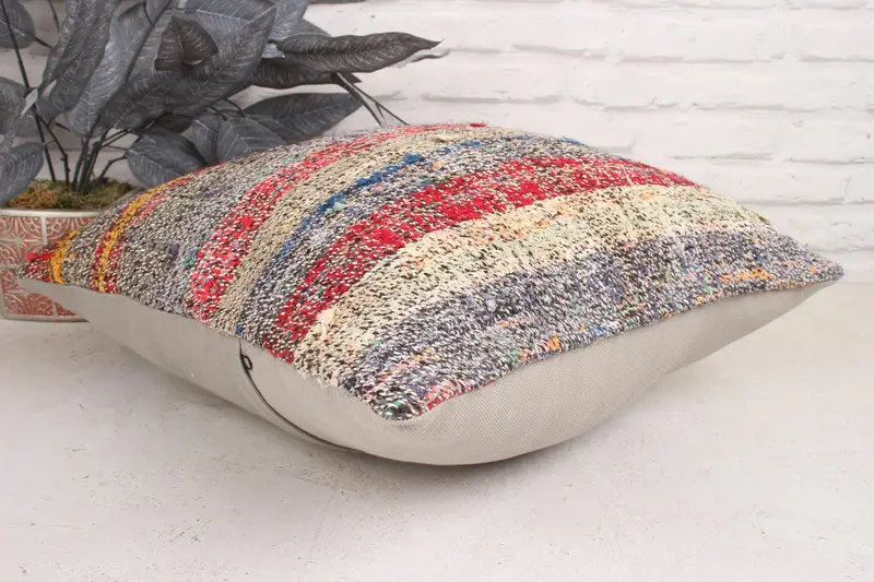 Kilim Pillow Cover, Bright Pillow, Kilim Pillow, Meditation Cushion Case, Vintage Kilim Throw Pillow, 18x18 Red Pillow, Cushion Cover - 6