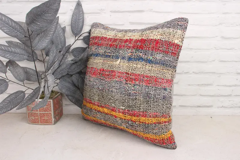 Kilim Pillow Cover, Bright Pillow, Kilim Pillow, Meditation Cushion Case, Vintage Kilim Throw Pillow, 18x18 Red Pillow, Cushion Cover - 4