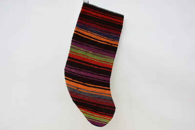 赤いクリスマスストッキング、装飾品、お祝いの休日の装飾