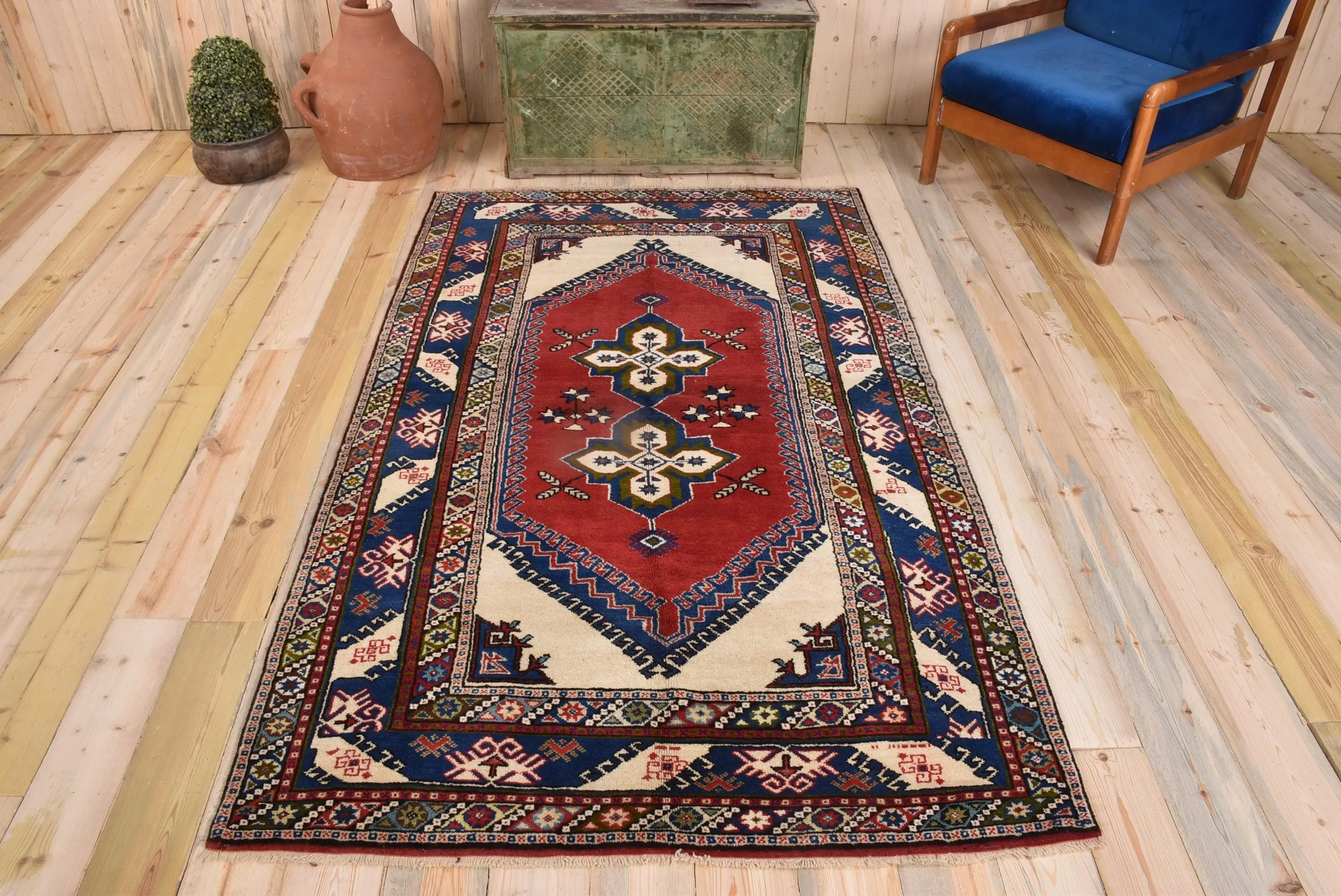 Türkischer Vintage-Teppich 4,2 x 7,1 Fuß, rot-blauer Orientteppich - 1