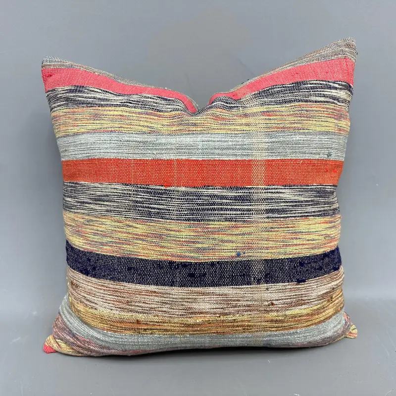 Almohada de lanzamiento Kilim de rayas rojas, cojín bordado 24x24