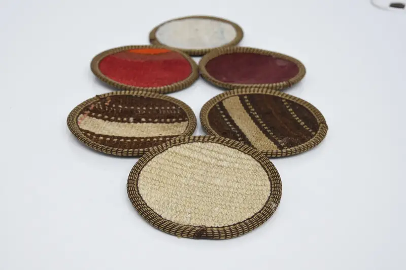 Rutschfeste Untersetzer in Beige und Orange, langlebiges und stilvolles Untersetzer-Set