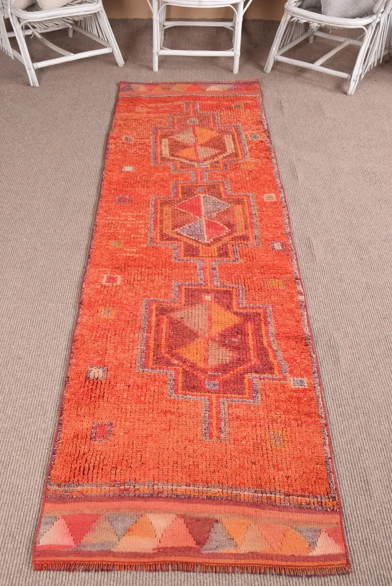 Türk Yolluk Halısı 2.7x9.5 ft, Vintage Herki Kırmızı Hayvan Desenli Yün Halı - 1