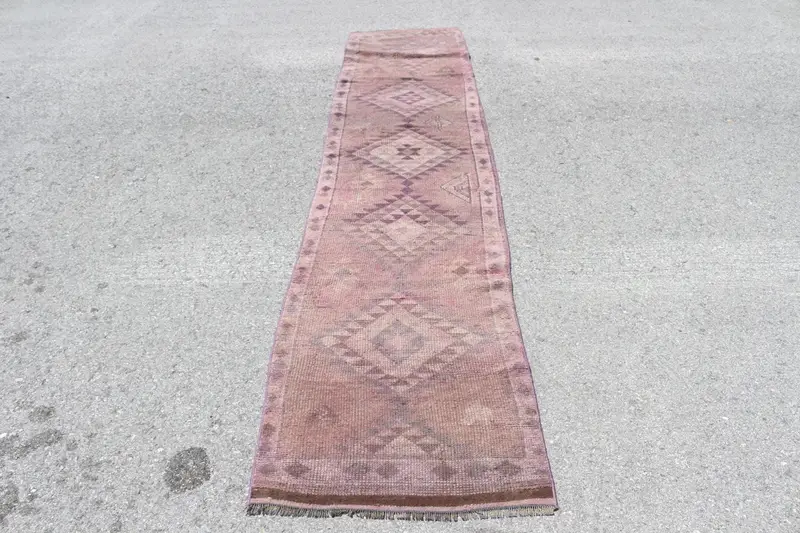 Türkischer Vintage-Läuferteppich, 72 x 353 cm, roter Patchwork-Herki-Teppich - 1