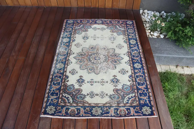 Vintage Türk Küçük Halısı 3x4.1 ft, Mavi Beyaz Ombré Halı - 1