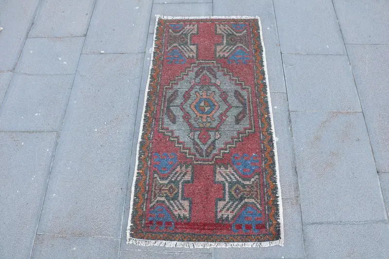 Turkish Small Rug 1.7x3.3 ft, Red Oriental Vintage Wool Rug - 1