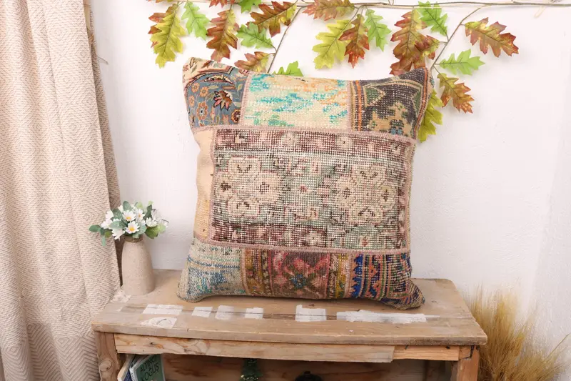 Handgefertigtes besticktes Patchwork-Wurfkissen, 22x22 Vintage-Kissen