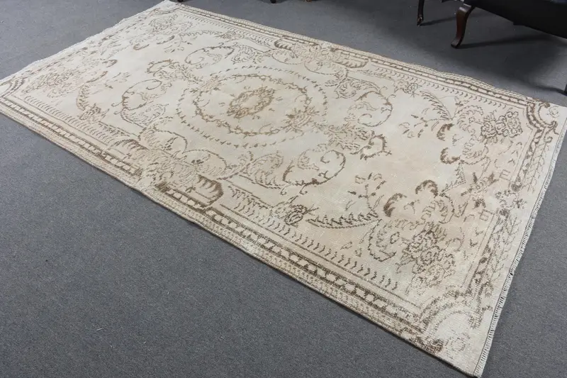 Vintage 4,9x8,9 ft Teppich, türkischer Oushak-Teppich, weißer massiver Teppich aus Wolle - 1