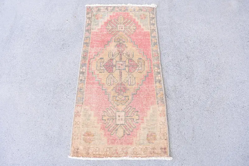 Vintage Türk Halısı, 1.6x3.3 ft Oushak Halı, Kırmızı Kahverengi Çiçekli Yün Halı - 1