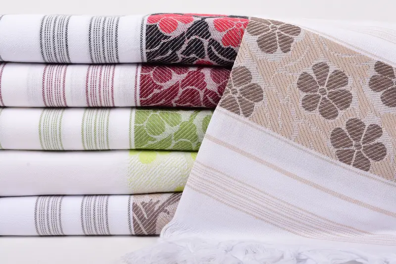 Green Daisy Design Personalized Turkish Towel, 70x40 Inches