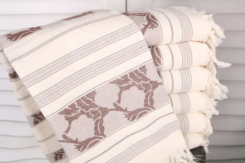 Daisy Patterned Linen Towel Brown-Beige, 40x71 Inches