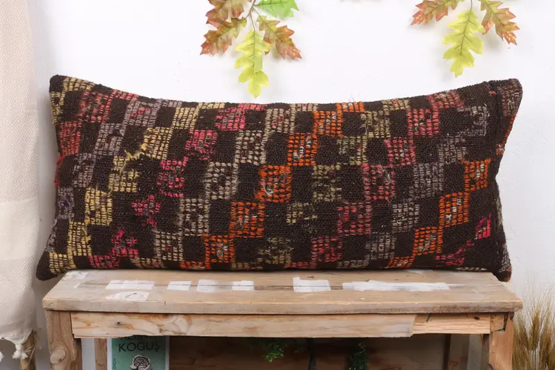 Orange & Braun besticktes Wurfkissen, handgemachtes geometrisches Kissen