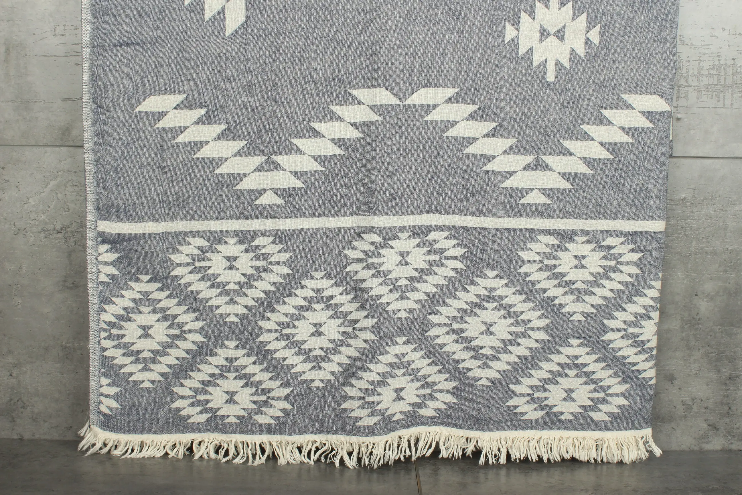 Navy Cotton Blanket 140x210 cm, Recycled & Organic, Solid Pattern - 1