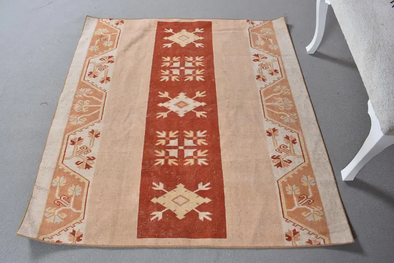 鮮やかなオレンジのラグ、4.2x4.6フィートのしっかりとした快適さ