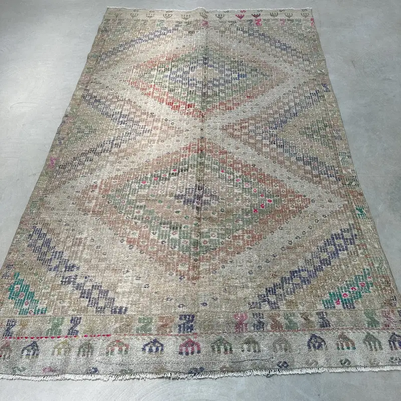 Zarif Bej Halı, Yeşil Desenli 5,1x8,2 ​​ft