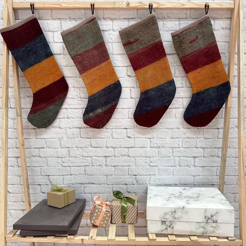 Gri ve Pembe Noel Süs Çorabı, 6 İnç Geniş Şenlik Çorabı