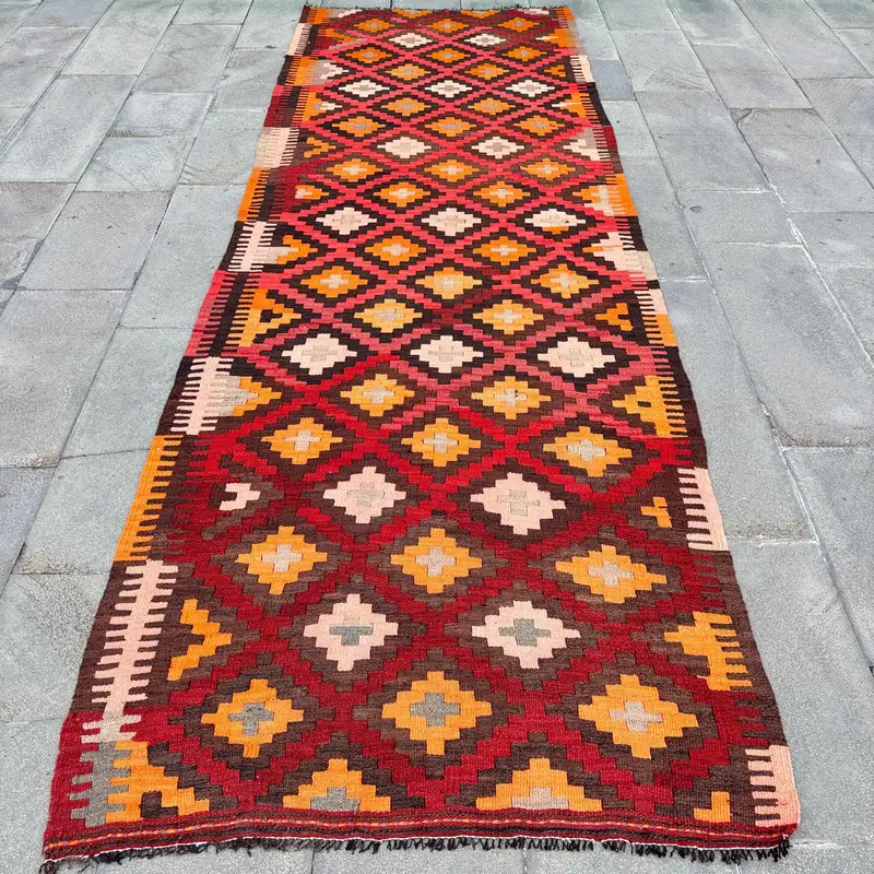 レッドカモフラージュラグ、3.7x11.5フィートの鮮やかな装飾