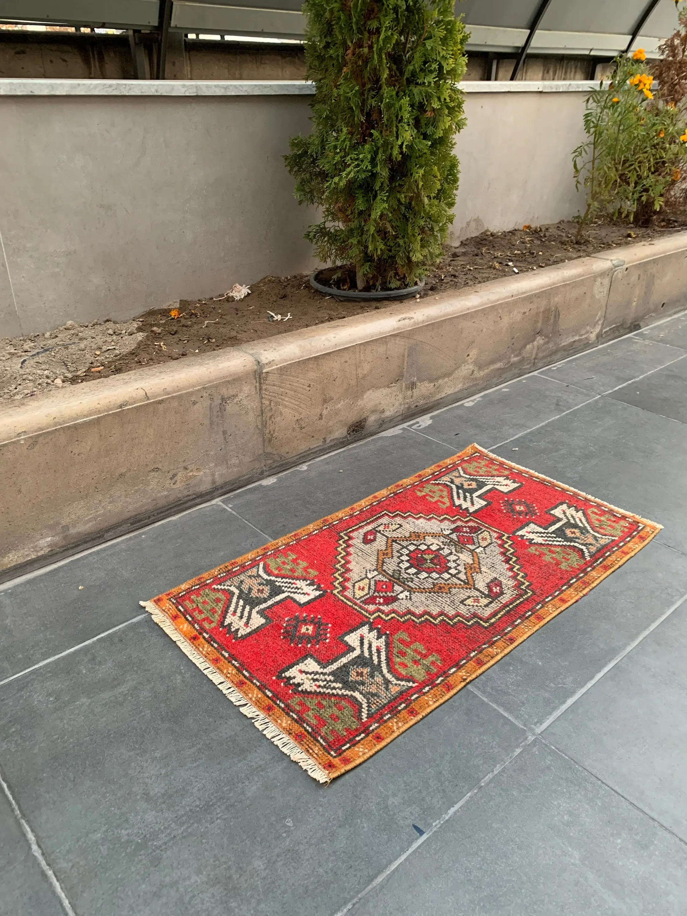 Turkish Small Rug 1.6x3.1 ft, Red Green Floral Rug Wool - 1