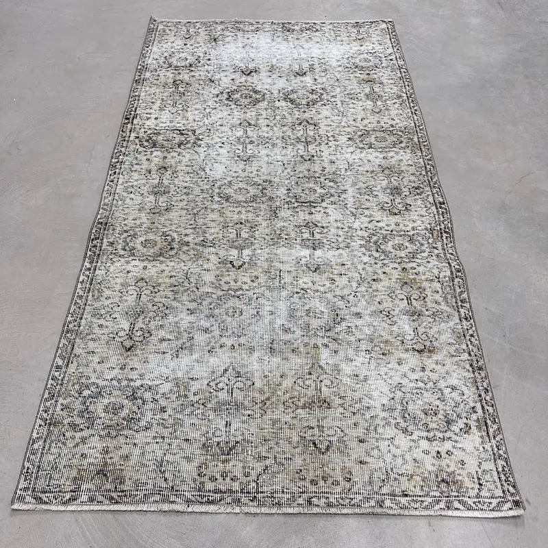 Türkischer Vintage-Teppich, 119 x 218 cm, grau eingefasster Oushak-Teppich - 1