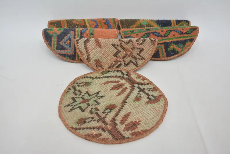 エレガントなレッドとブロンズのテーブルマット、多用途のダイニングプレースマット