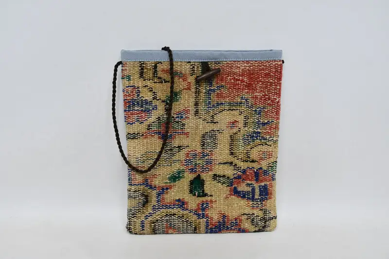 調節可能なストラップ付きアールデコ調キリムバッグ、ヴィンテージモチーフクロスボディキリムバッグ