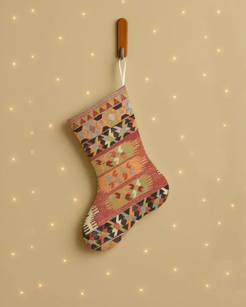 Şenlikli Bej ve Turuncu Noel Çorabı, Rahat Tatil Cazibesi