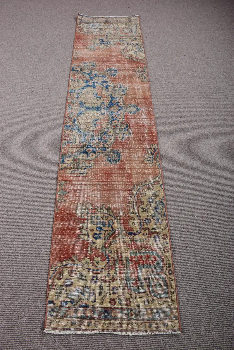 Türk Vintage Halı 2x8.6 ft, Oushak Kırmızı Hayvan Baskı Yün Halı - 1
