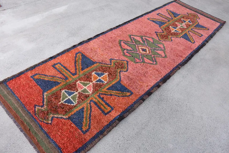 Vintage Halı, 3.3x10.9 ft Türk Halısı, Kırmızı Mavi Bordürlü Yün Halı - 1
