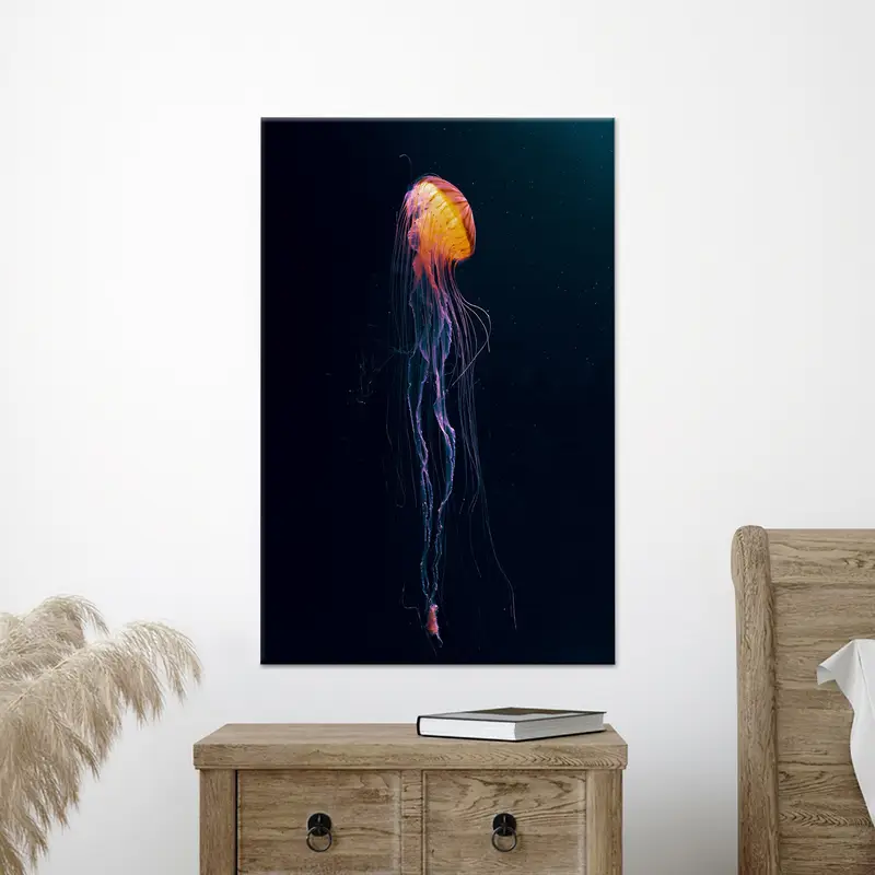 Canlı Turuncu Denizanası Sualtı Sahnesi Baskılı Kanvas Tablo