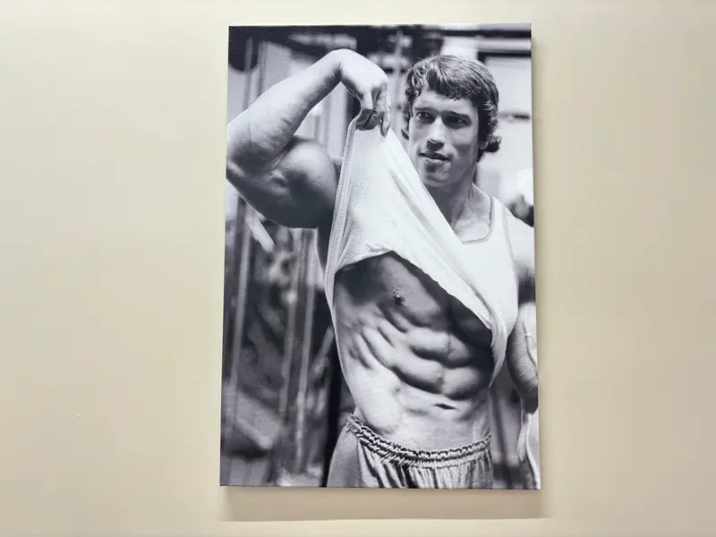 Leinwand „Berühmter muskulöser Mann“: Gedruckte Kunst für Ihren Raum