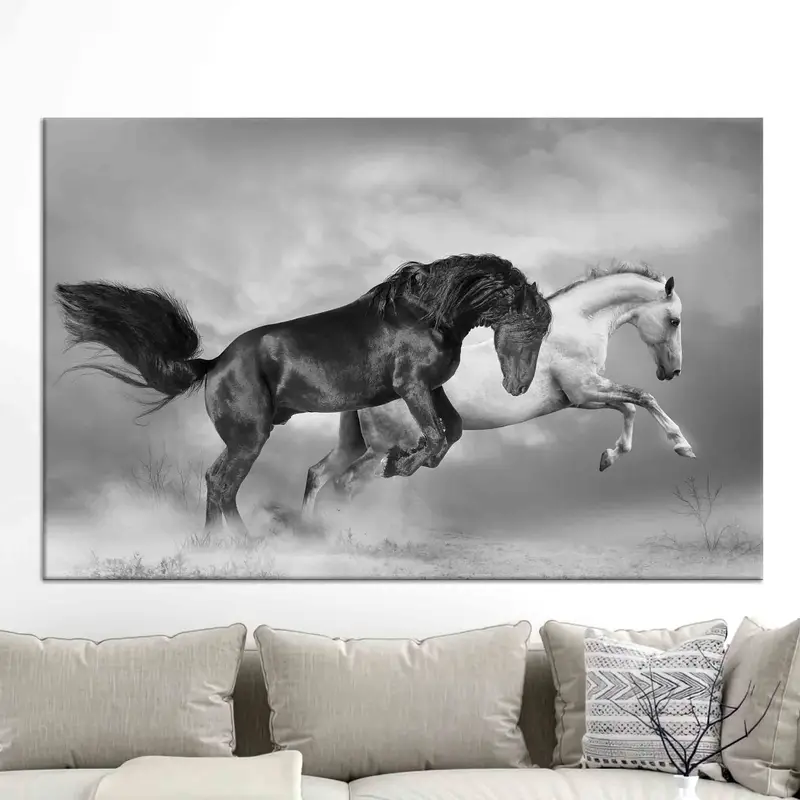 Moderne Leinwandkunst mit Pferden: Elegante Pferdedekoration für Lofts