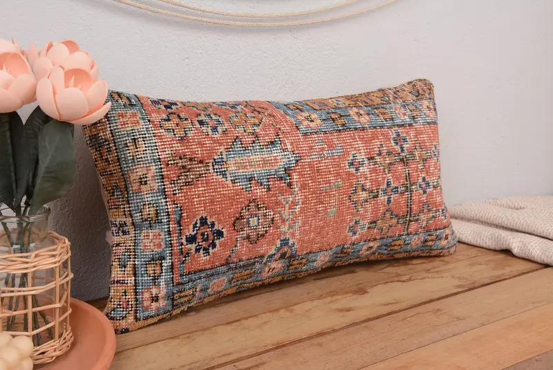 Rot & Grün besticktes Wurfkissen, Vintage Florales Leinenkissen