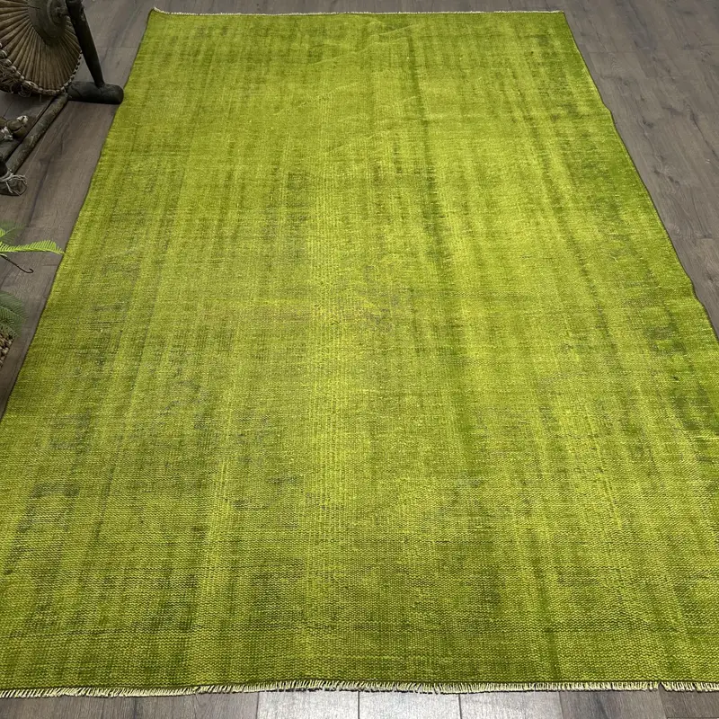 Elegant Green Rug, 183x285 cm Bordered Design