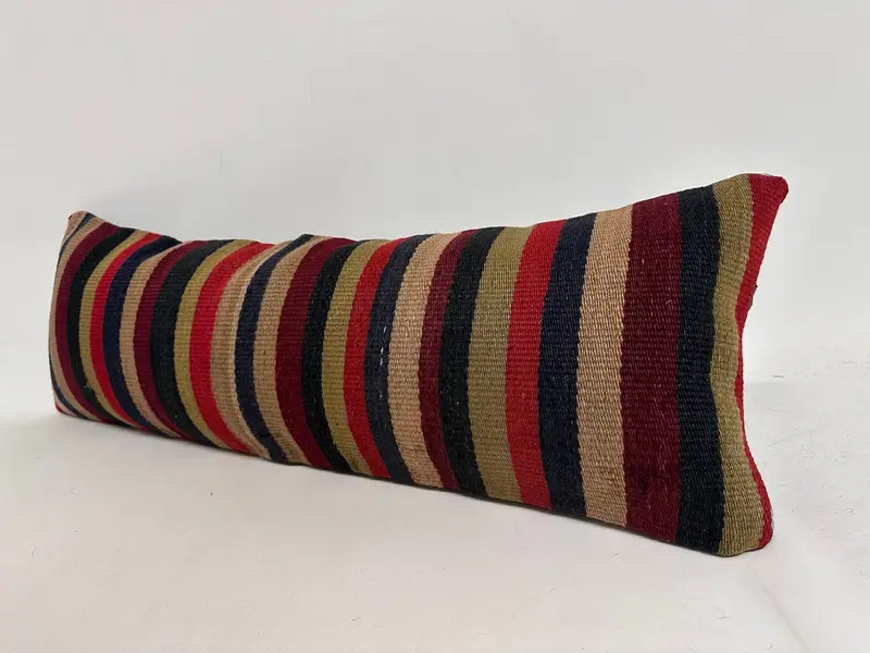 Ikat -Kissen, Kissenschein, Boho -Kissen, ethnisches Kilimteppichkissen, 12x36 Lila Kissen, Häkelmusterkissen, Kilimkissen werfen - 3