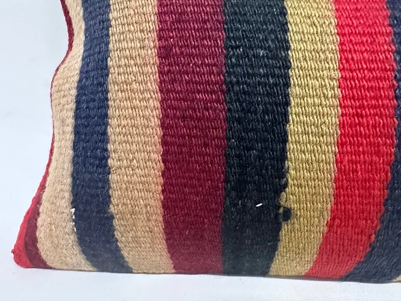 Ikat -Kissen, Kissenschein, Boho -Kissen, ethnisches Kilimteppichkissen, 12x36 Lila Kissen, Häkelmusterkissen, Kilimkissen werfen - 4