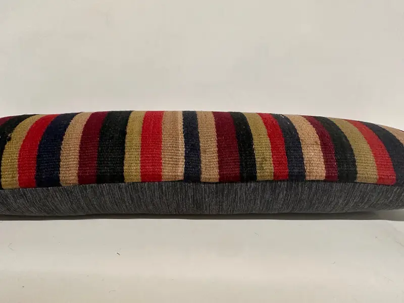 Ikat -Kissen, Kissenschein, Boho -Kissen, ethnisches Kilimteppichkissen, 12x36 Lila Kissen, Häkelmusterkissen, Kilimkissen werfen - 5