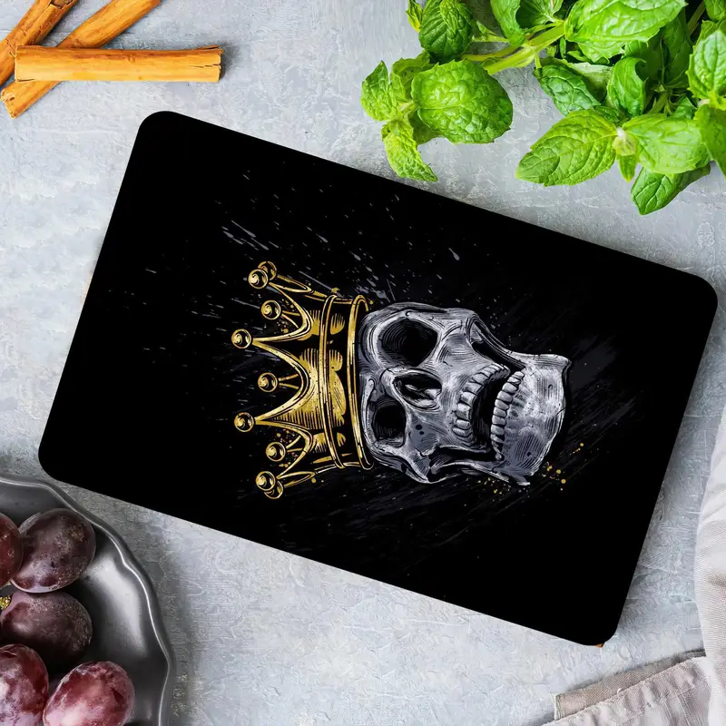 Kafatası Baskılı Cam Kesme Tahtası: Trendy Siyah ve Altın Tasarım