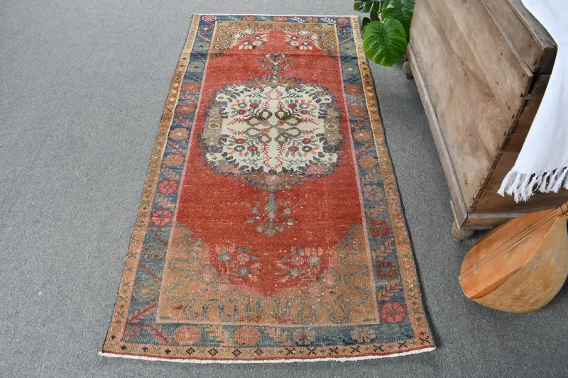 Alfombra roja y beige hecha a mano, diseño botánico de 0,3x5,1 pies