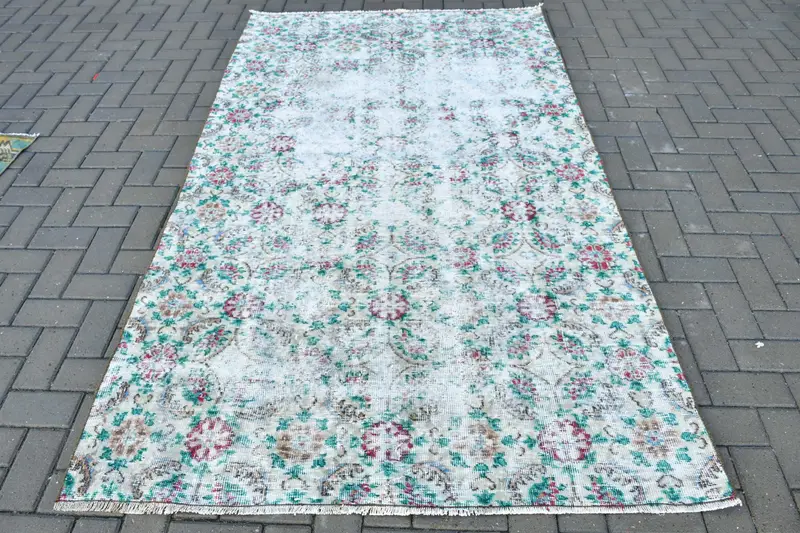 Alfombra vintage turca de 4,8x8,1 pies, alfombra de área, alfombra floral Oushak blanca - 1